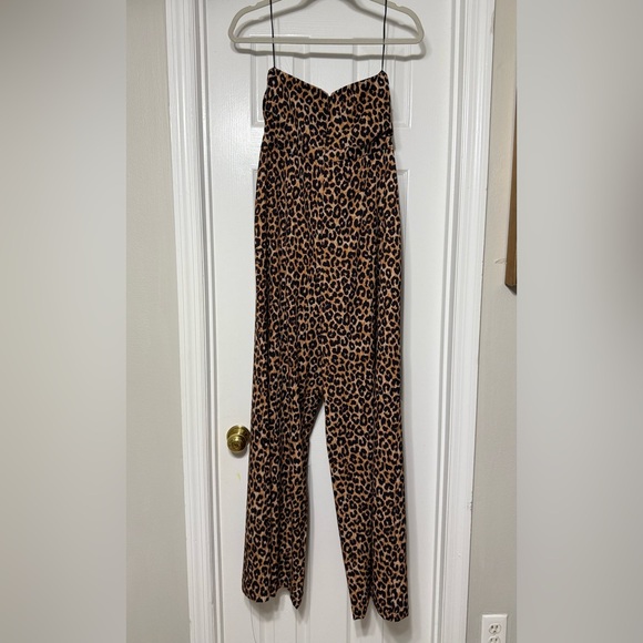 LIKELY Emile Leopard Print Strapless Tie Waist Wide Leg Jumpsuit 14 - Picture 2 of 9